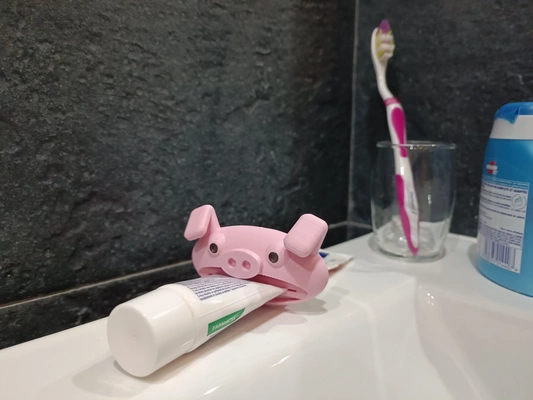 porco pasta dentes tubo espremedor 3d modelos baixar crialidade nuvem acessórios 3d print model - Mito3D