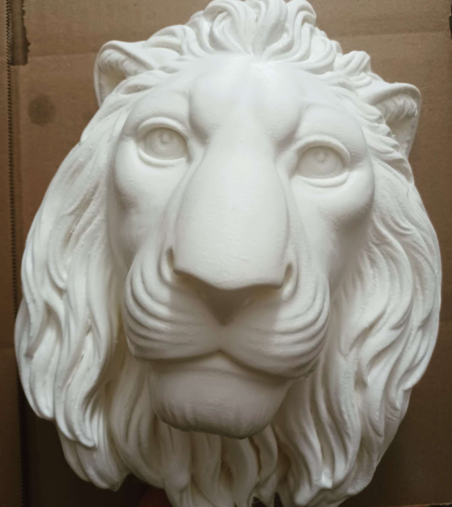 couché Lion buste affleurer murs mammifère 3D print model - Mito3D