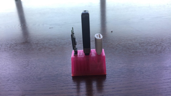 USB Kulp destek Aksesuarlar 3d print model - Mito3D