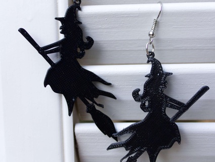 witch earrings Fashion 3d print model - Mito3D