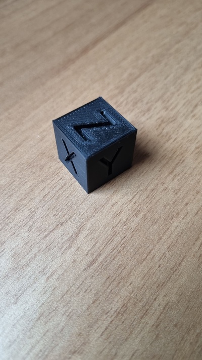 xyz étalonnage cube 20 mm 3d modèles télécharger créalité nuage tester 3d print model - Mito3D