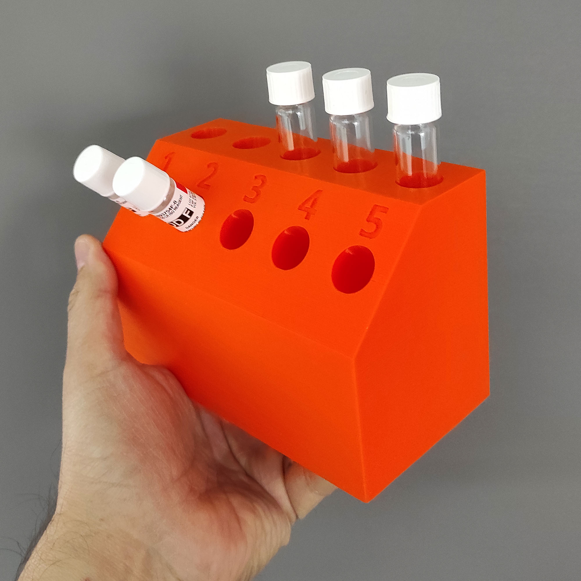 16mm cuvetta titolare supporto utensili hanna strumenti chimica materiale laboratorio cuvette merluzzo tensioattivo tensioattivi spettrofotometro spettrometro fotometro 3D print model - Mito3D