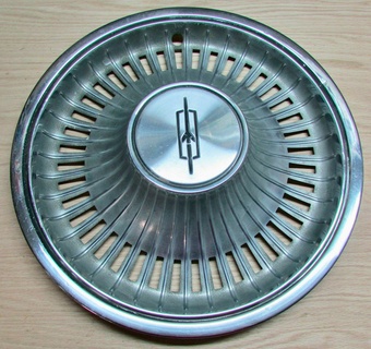 1 25 1972 oldsmobile cutlass supreme hubcap scale model revell 3d print model - Mito3D