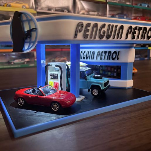 1 64 generisch Benzin Bahnhof 164 164scale Rahmen Anzeige Displaybasis Base Tankstelle Gas Pinguin heiße Reifen Streichholzschachtel minigt Tomica 3D print model - Mito3D