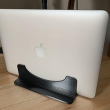 2015 macbook pró 13inch vertical ficar pé computador portátil retina maçã simples escritório trabalhos 3d print model - Mito3D