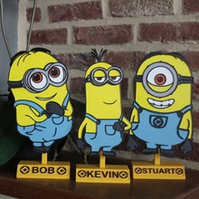 3 stand minion plate decoration home stuart bob kevin bad guy ugly despicable servant video games game 3d print model - Mito3D