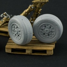 a-18 hornet wheels 1 32 plushed tread texture f/a-18 1/32 3d print model - Mito3D
