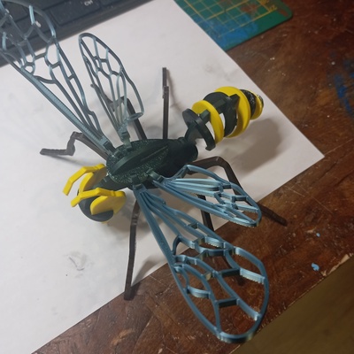 abeille abstraite bee multicolor buzz extrude 3d print model - Mito3D