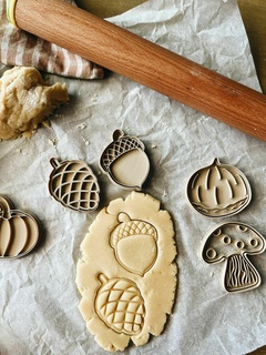 acorn cookie cutter cutter cutting seal cooquie food autumn acorn  3d print model - Mito3D