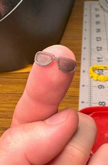 azione figura occhiali giocattolo mcfarlane 3D print model - Mito3D