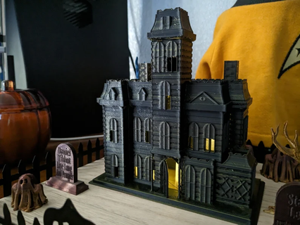 addam's family mansion addams halloween holiday village pop culture horror houses 3d print model - Mito3D