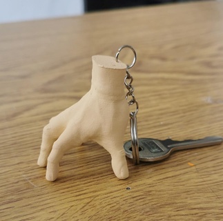 Addams fou doigts Halloween clé chaîne porte clés Locosaddams 3d print model - Mito3D
