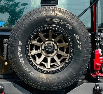 adjustable spare tire reverse camera mountjeep wrangler cars jeep mount diy 3d print model - Mito3D