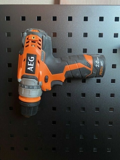 aeg 12v screwdriver holder support drill 3d print model - Mito3D