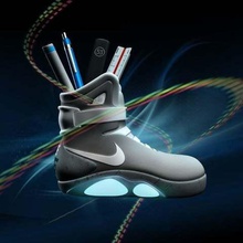air mag de baskets porte-stylo gadget chaussure nike mcfly marty delorean bttf dos avenir airmag 3d print model - Mito3D