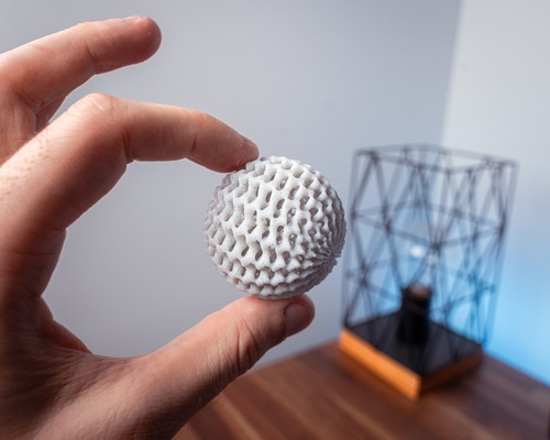 luftlos ball gyroid gitter organisch nba basketball gold gerüst 3d print model - Mito3D