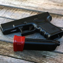 airsoft glock mag piatto 10 attrezzo pistola rivista 3d print model - Mito3D