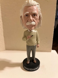 Albert einstein gênio estátua estatueta modelo 3d print model - Mito3D