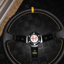 alfa Romeo pilotage roue emblème simracing courses voiture prospectus Jeux 3d print model - Mito3D