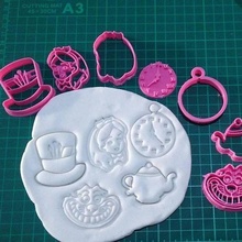 alice galley cat clock teapot 5cm cookie cutter alicia 3d print model - Mito3D