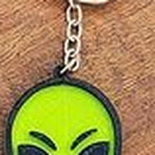 alien head keychain bicolour - jewelry key ring bicolor 3d print model - Mito3D