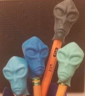 Außerirdischer Kopf Bleistift Topper Spaß Kinder Büro 3d print model - Mito3D