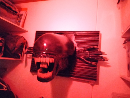 alien wall decoration aliens horror mounted xenomorph 3d print model - Mito3D