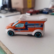 ambulanza tetto 1 65 caldo ruote giocattolo macchina 3d print model - Mito3D