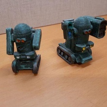 androide robot miniatura juego juegos 3d print model - Mito3D