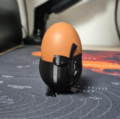 enojado pájaro huevo taza negro hogar casa olla regalo 3d huevera pajarito comedor plato recuerdo tazas huevos ollas aves 3d print model - Mito3D