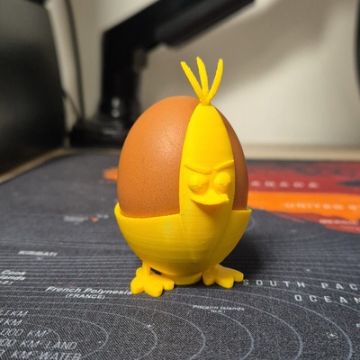 enojado pájaro huevo taza amarillo hogar casa olla regalo 3d huevera pajarito comedor plato recuerdo tazas huevos ollas aves 3d print model - Mito3D
