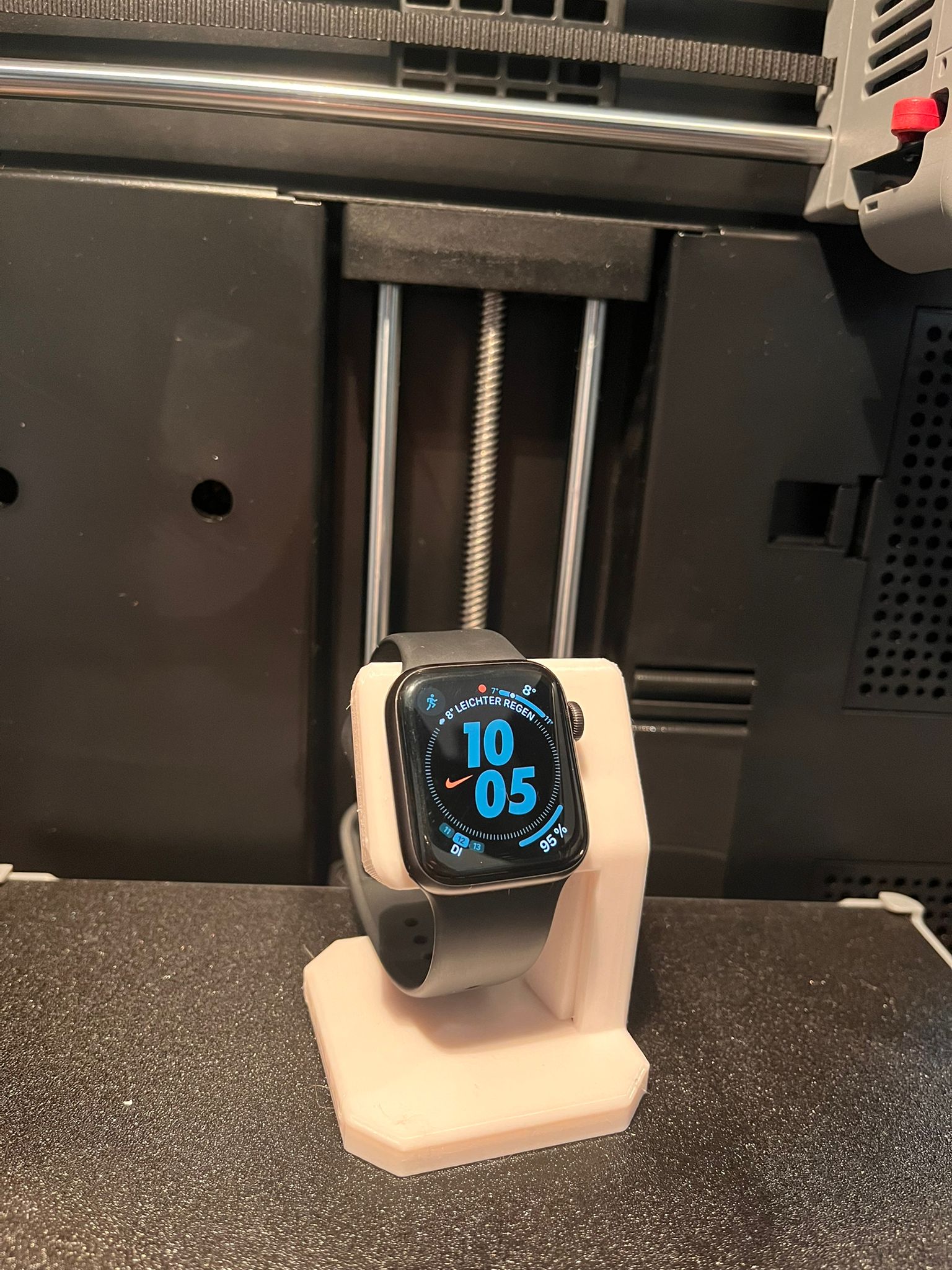 Mela orologio ricarica dock gadget stazione 3D print model - Mito3D