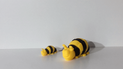 articulated bee key ring games animal insect key-ring toy gadget art bumblebe insects bumblebee jewelry 3d print model - Mito3D