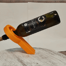 artistico equilibrato bottiglia titolare supporto 3d print model - Mito3D