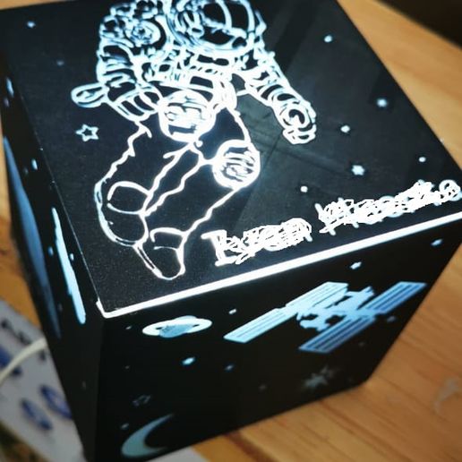 astronauta galaxia cubo lámpara planetas ligero niños astronomía regalo 3D print model - Mito3D