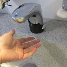 otomatik su musluk kapatın ev yaşam waterfaucet stoper gadget 3d print model - Mito3D