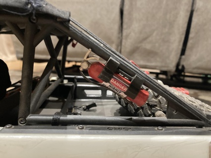 axial Bronco fogo extintor monte jogos escala rc 3d print model - Mito3D