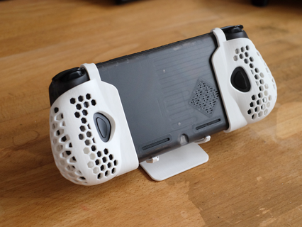 ayn odin svelte portable poignée aéré version rétro jeu analyse léger pro Jeu flux d'air air 3d print model - Mito3D