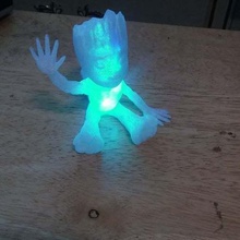 bambino Groot guidato luce v4 batteria titolare supporto tutori galassia sculture 3d print model - Mito3D