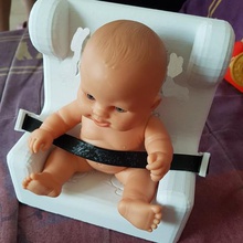 asiento de bebé juego la muñeca kid 3d print model - Mito3D