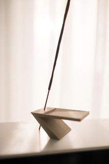 équilibre encens bâton titulaire soutien 2mm petit cadeau méditation Netflix Date minimal parfum plateau produit conception cendres brutalisme 3d print model - Mito3D