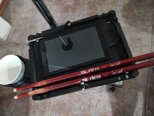 tepsi porta objetos bateria müzisyenler tama davul kelepçe müzik gitar soporte zildjian biliyorlardı inci haritaeks roland yamaha tablet 3D print model - Mito3D