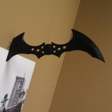 batarang pousser la goupille jeu de batman décor décoration accrocher le joker film l'organisation s'organiser prop réplique tack du vidéo mur accessoires 3d print model - Mito3D