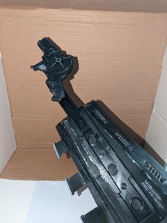Batman 2022 Unterarm Stulpe festhalten Gewehr passen Batsuit 3d print model - Mito3D