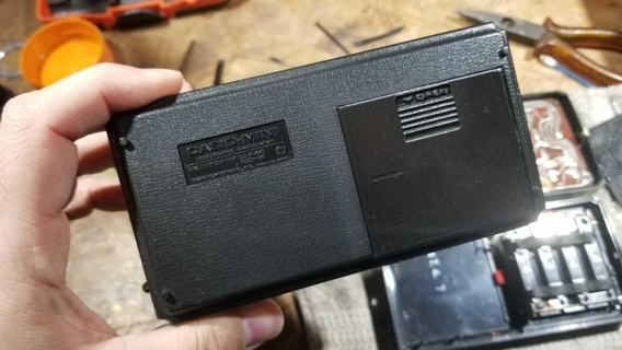 batería cubierta carcasa funda casio mini calculadora 1972 tapa pilas 3d print model - Mito3D