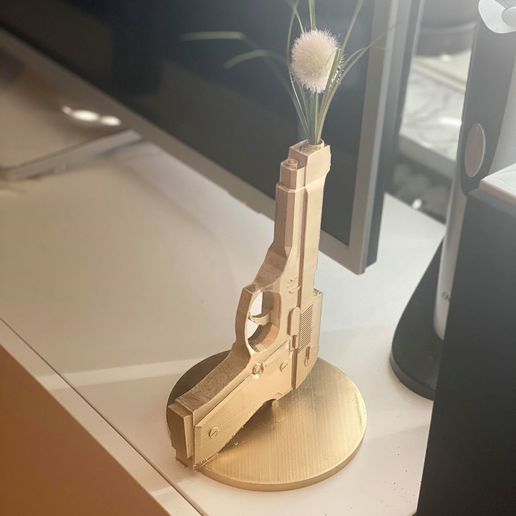 beretta m9 florero pistola Arte oro 3D print model - Mito3D