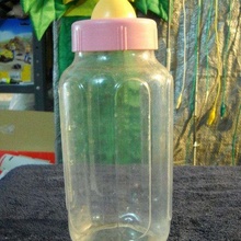 Baby Flasche Bank Adapter tatsächlich Babys Kostüm 3d print model - Mito3D