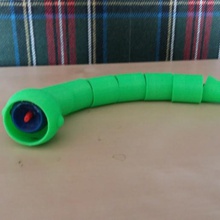 große Schlange frisst kleine Spielzeug Spiel Tier - schlange 3d print model - Mito3D
