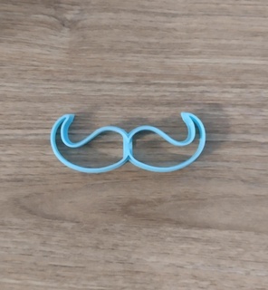 moustache cortante coupeur biscuit galletas masa fondant arcilla porcelane libre dia del padre 3d print model - Mito3D