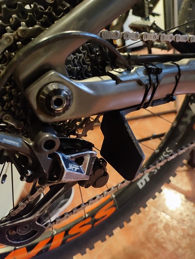 bicicletta deragliatore guardia ebike diminuire dh mtb sporco 3d print model - Mito3D